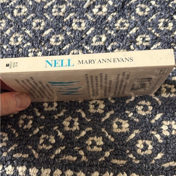 Nell Novel by Mary Ann Evans paperback book - Picture 6 of 6